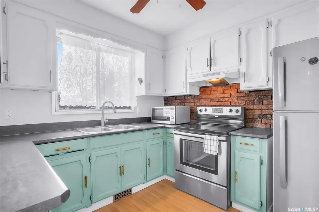122 Clancy Drive Saskatoon SK S7M 4L2