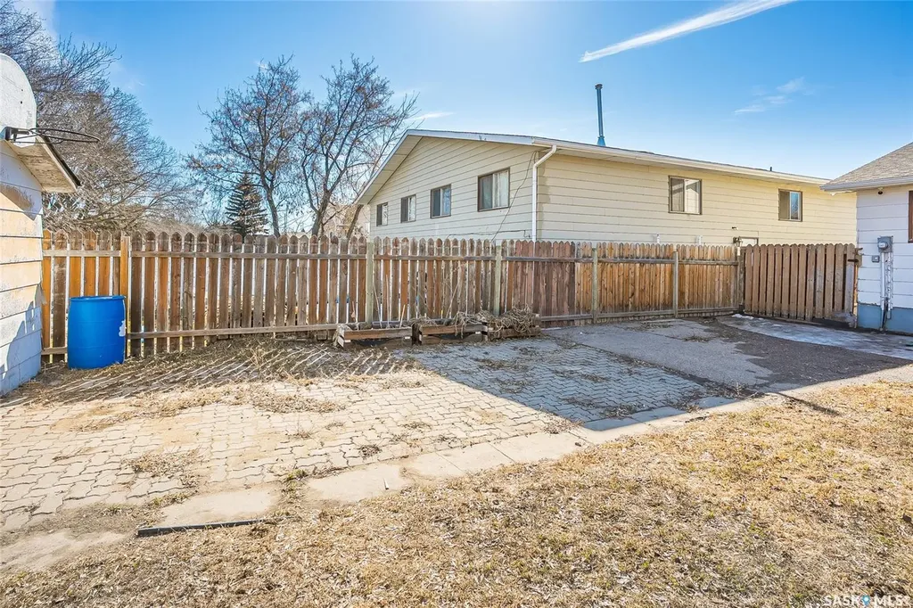 122 Clancy Drive Saskatoon SK S7M 4L2