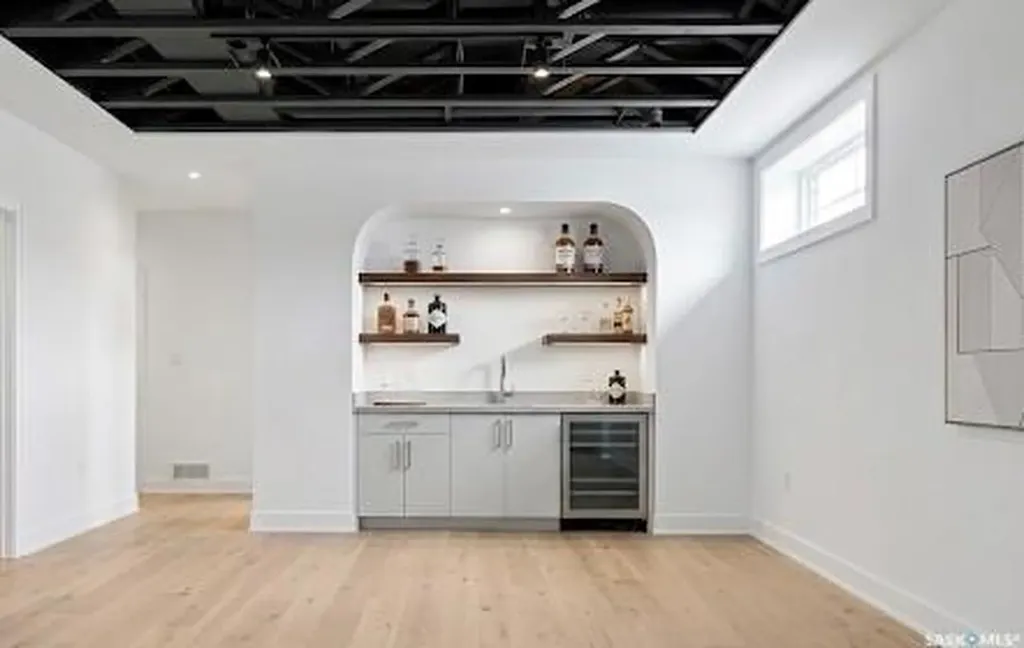 1722 Hayes Lane Moose Jaw SK S6J 0B6