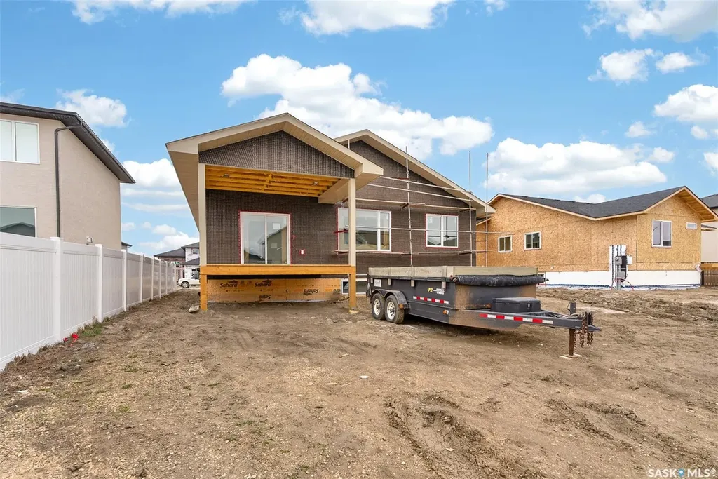 1722 Hayes Lane Moose Jaw SK S6J 0B6