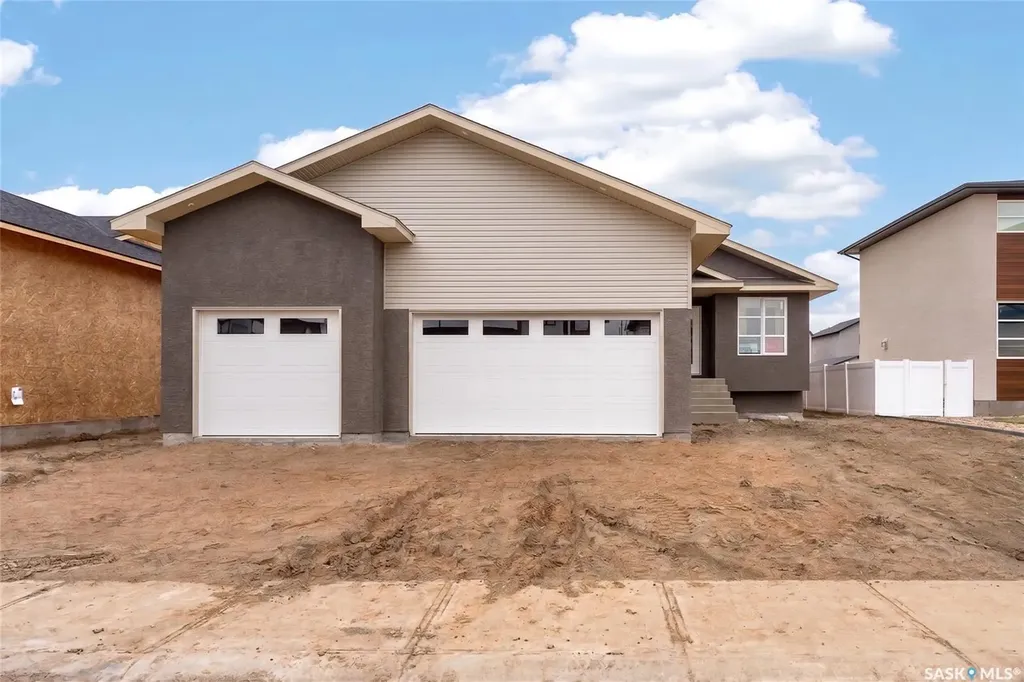 1722 Hayes Lane Moose Jaw SK S6J 0B6