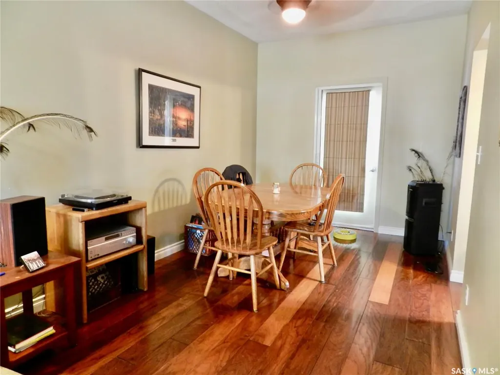 1121 6th Avenue NW Moose Jaw SK S6H 4A7