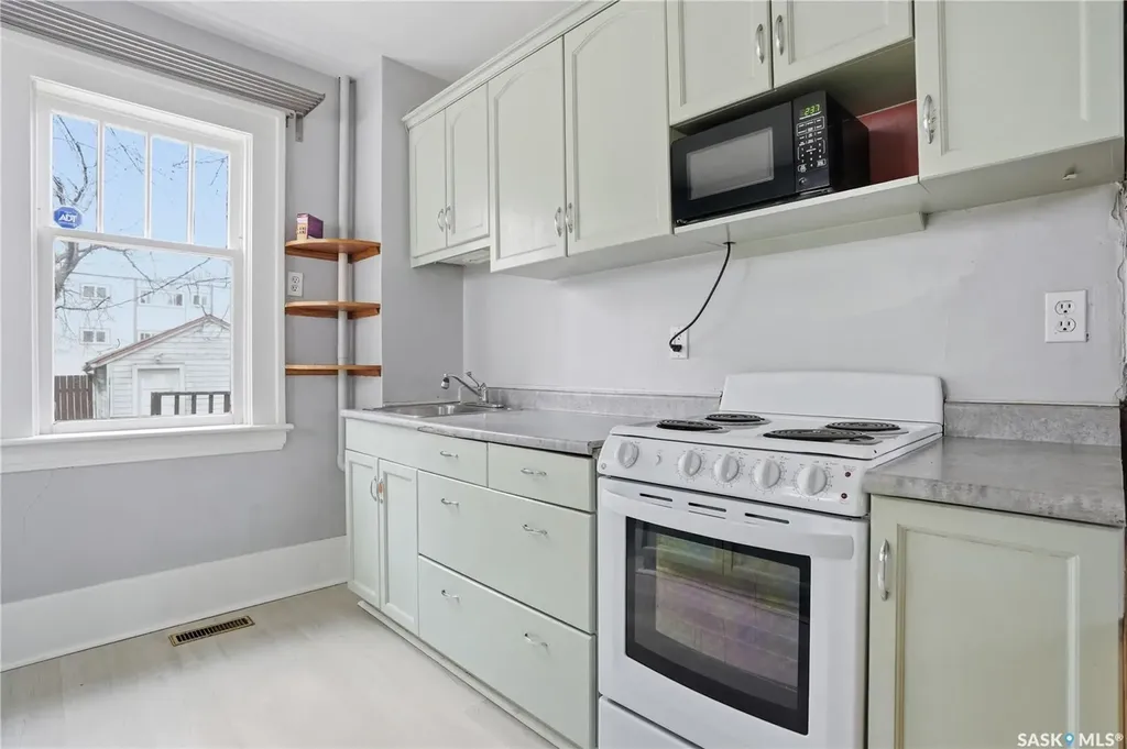 3332 Pike Avenue Regina SK S4T 1S4