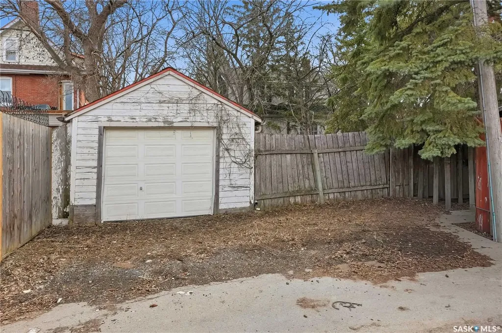 3332 Pike Avenue Regina SK S4T 1S4