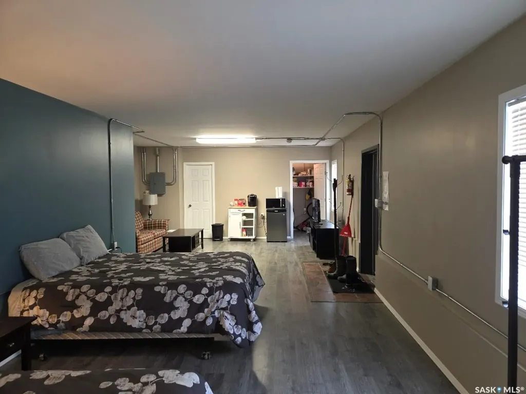 204 Railway Avenue S Middle Lake SK S0K 2X0