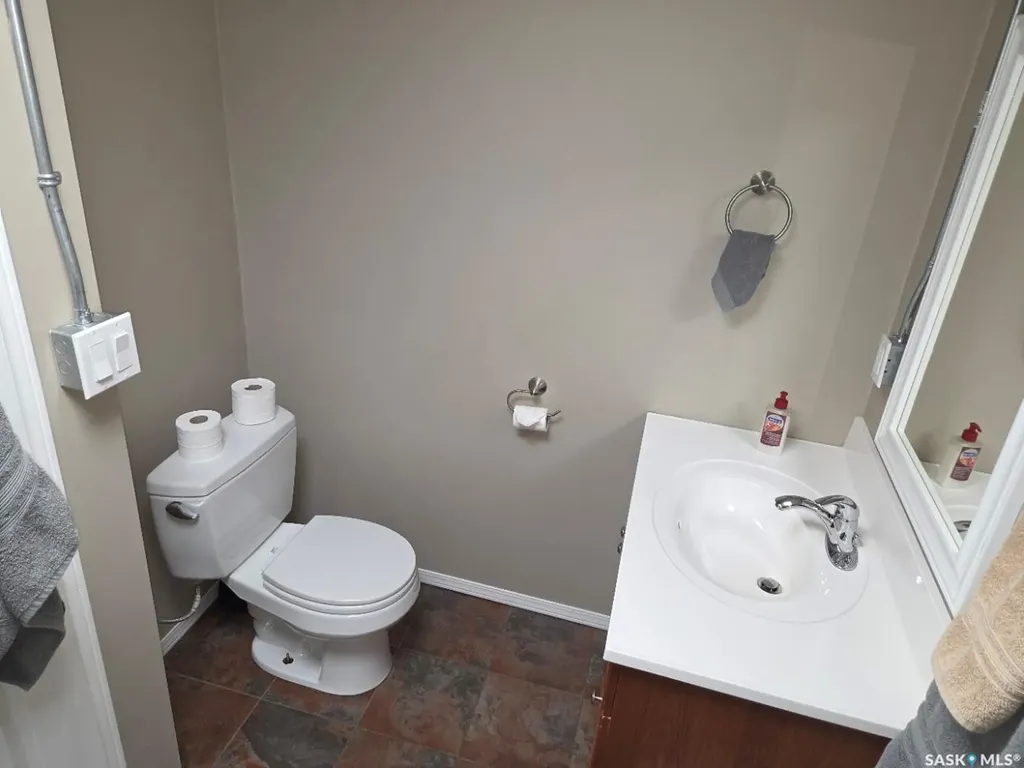 204 Railway Avenue S Middle Lake SK S0K 2X0