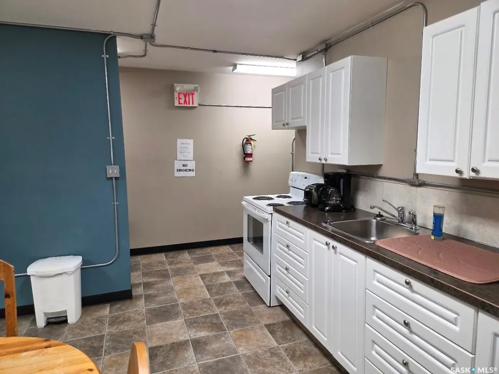 204 Railway Avenue S Middle Lake SK S0K 2X0