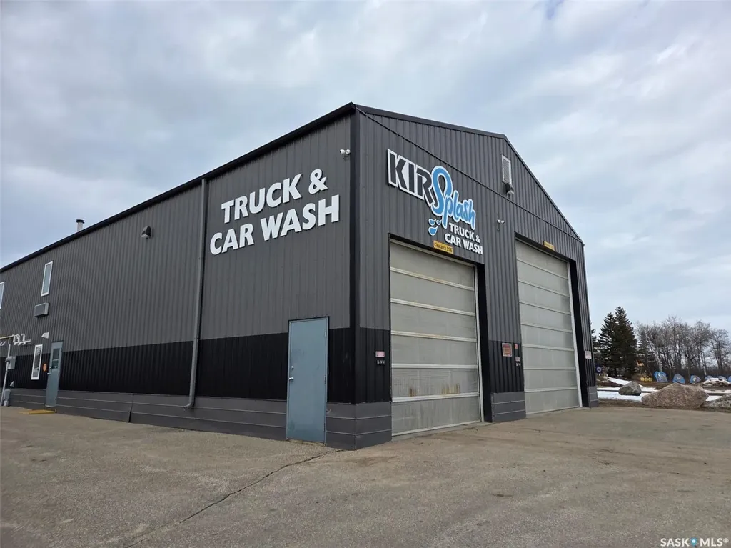 204 Railway Avenue S Middle Lake SK S0K 2X0
