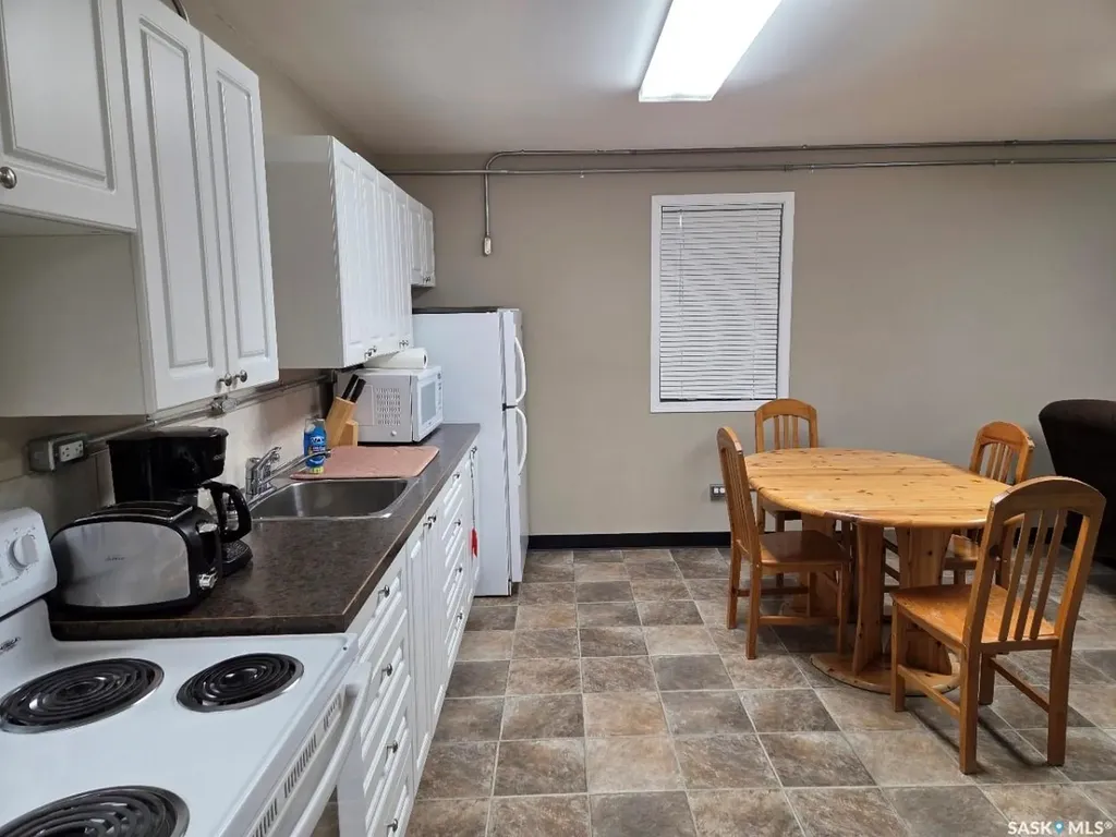 204 Railway Avenue S Middle Lake SK S0K 2X0