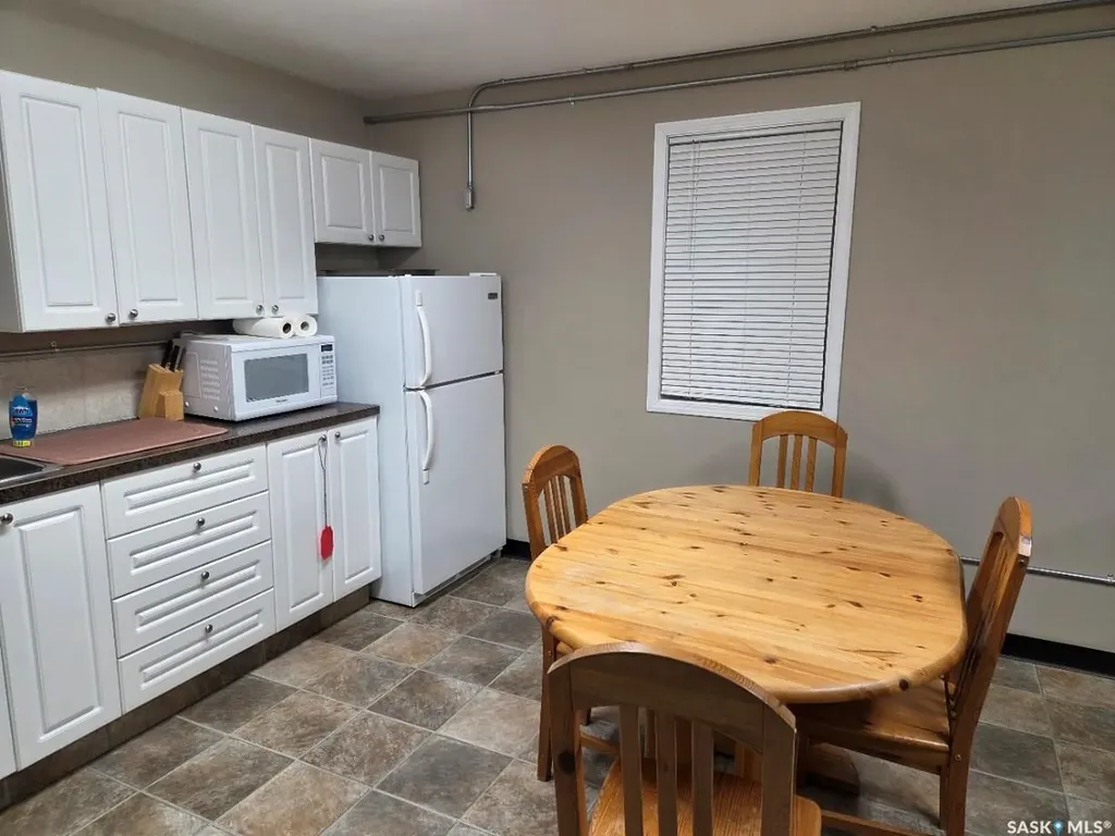 204 Railway Avenue S Middle Lake SK S0K 2X0