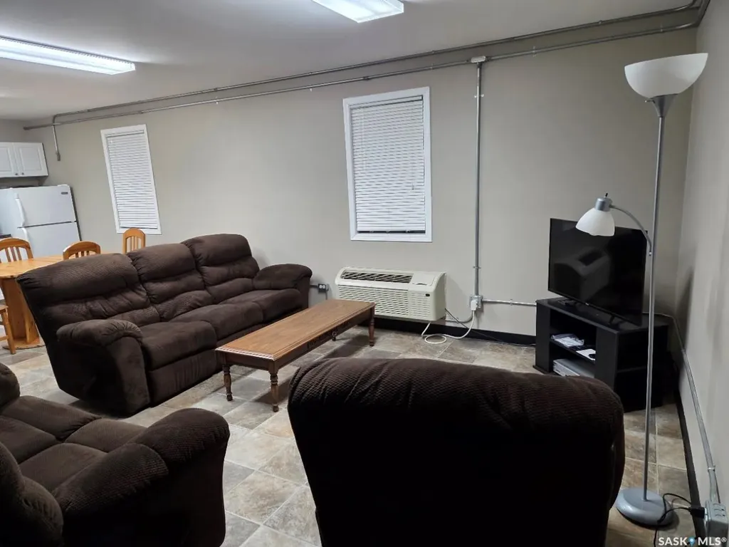 204 Railway Avenue S Middle Lake SK S0K 2X0