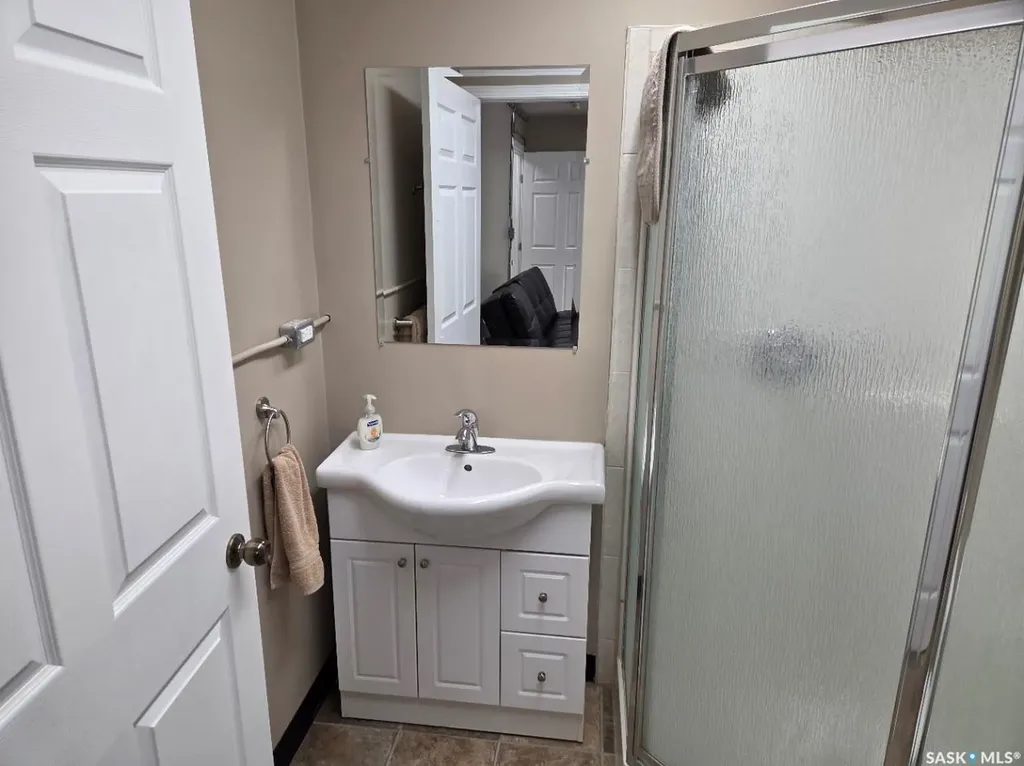 204 Railway Avenue S Middle Lake SK S0K 2X0