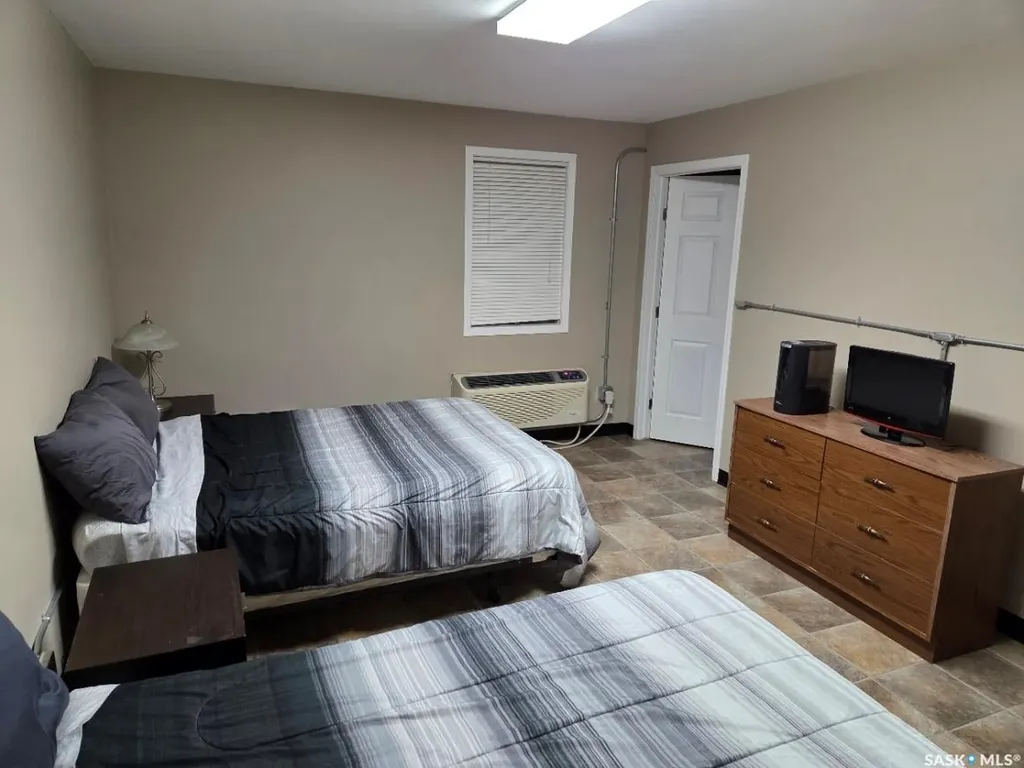 204 Railway Avenue S Middle Lake SK S0K 2X0