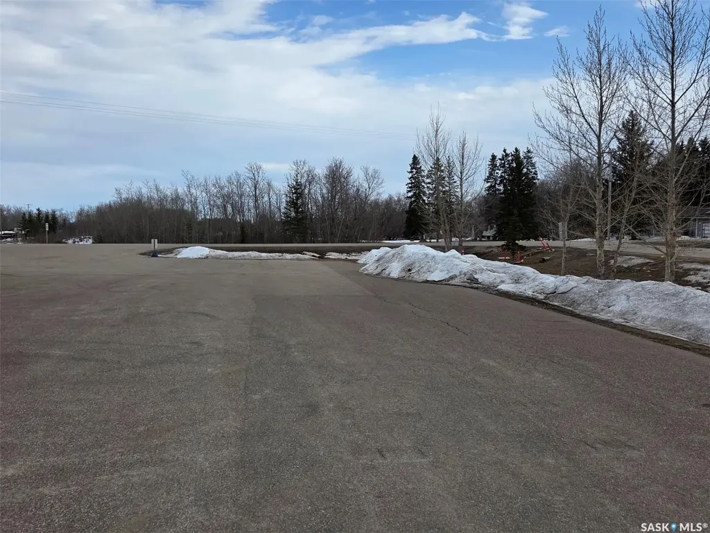 204 Railway Avenue S Middle Lake SK S0K 2X0