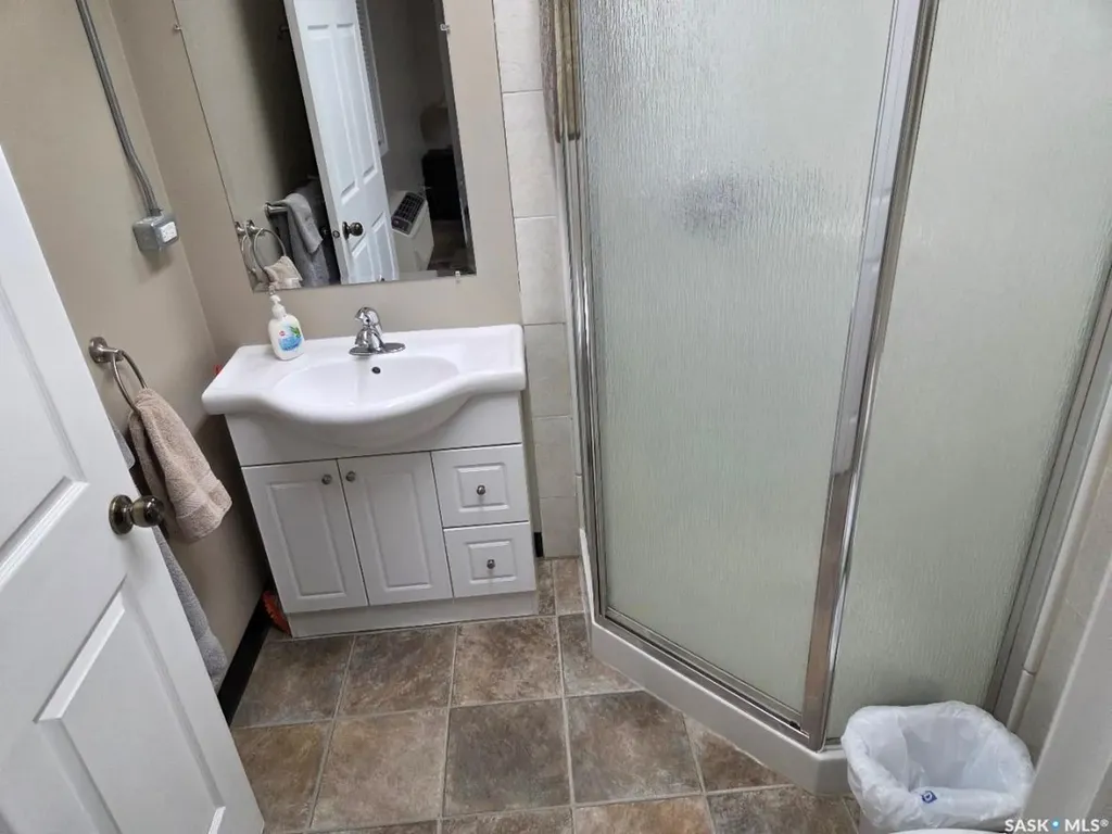 204 Railway Avenue S Middle Lake SK S0K 2X0