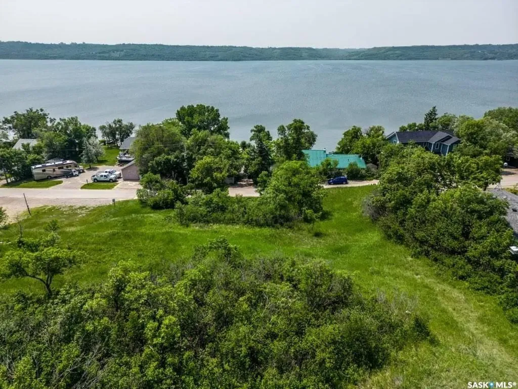 38 Lakeshore Drive Kannata Valley SK S0G 4L0