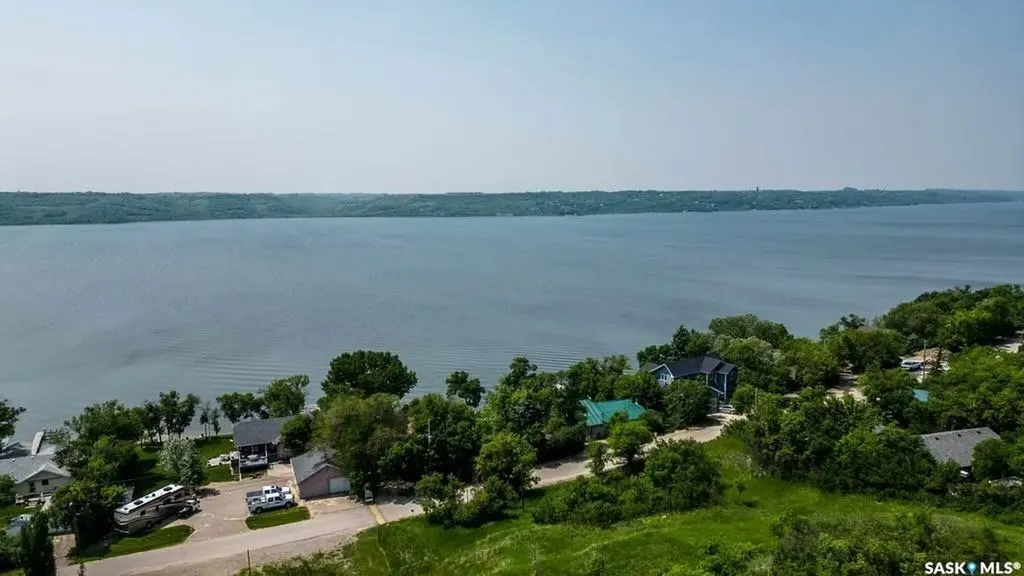 38 Lakeshore Drive Kannata Valley SK S0G 4L0