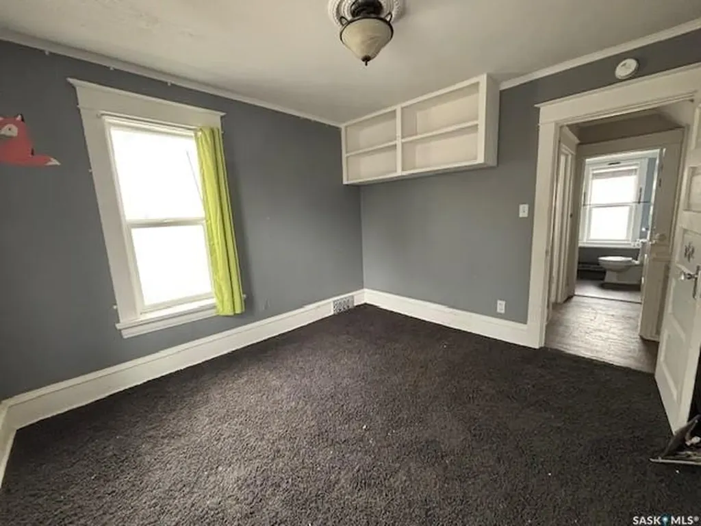 617 Bison Avenue Weyburn SK S4H 0J7
