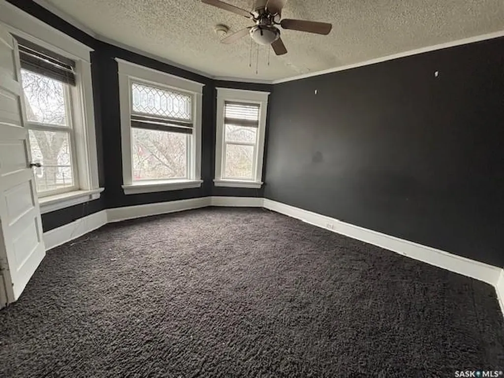 617 Bison Avenue Weyburn SK S4H 0J7