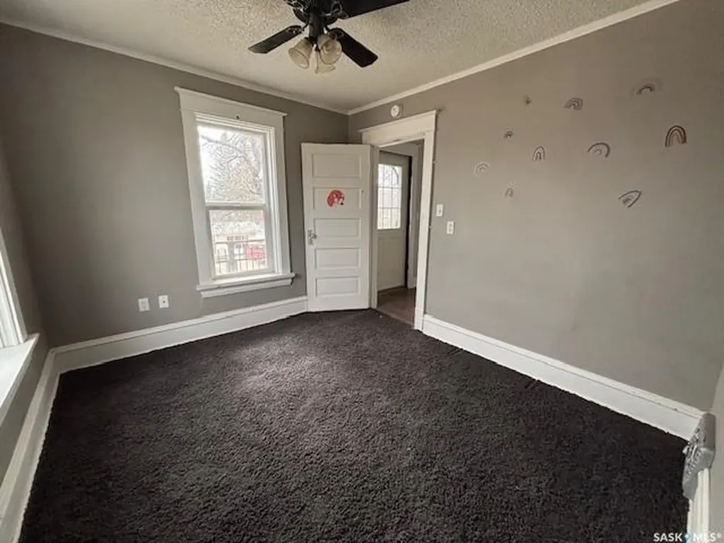 617 Bison Avenue Weyburn SK S4H 0J7