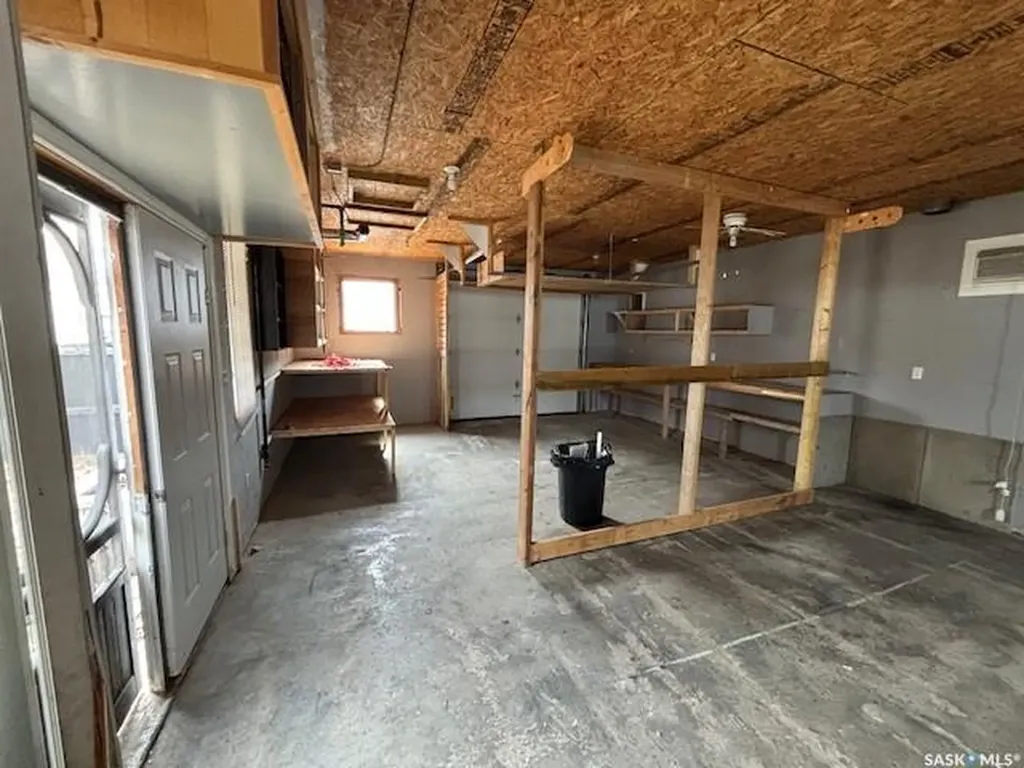 617 Bison Avenue Weyburn SK S4H 0J7
