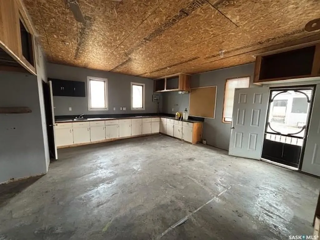 617 Bison Avenue Weyburn SK S4H 0J7