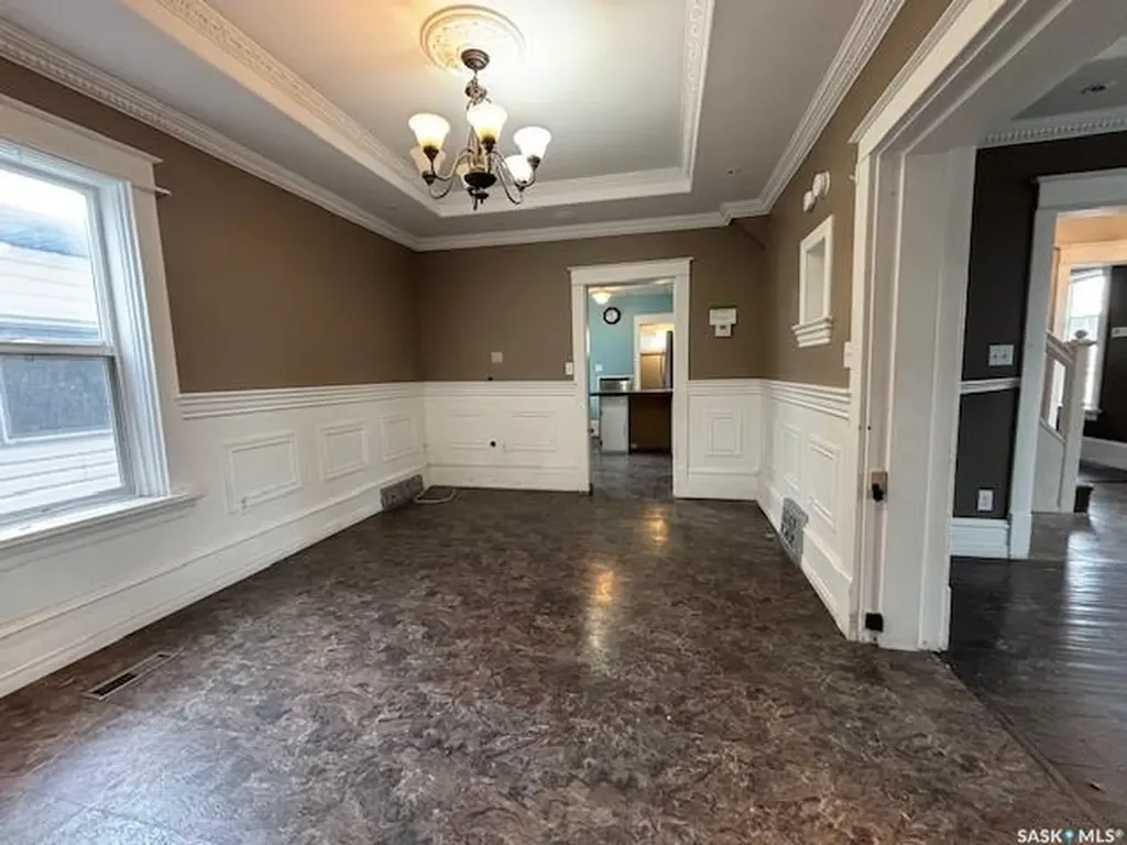 617 Bison Avenue Weyburn SK S4H 0J7