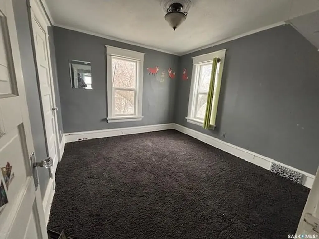 617 Bison Avenue Weyburn SK S4H 0J7