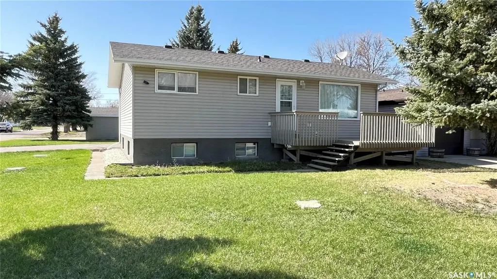 117 Herbert Street Maple Creek SK S0N 1N0