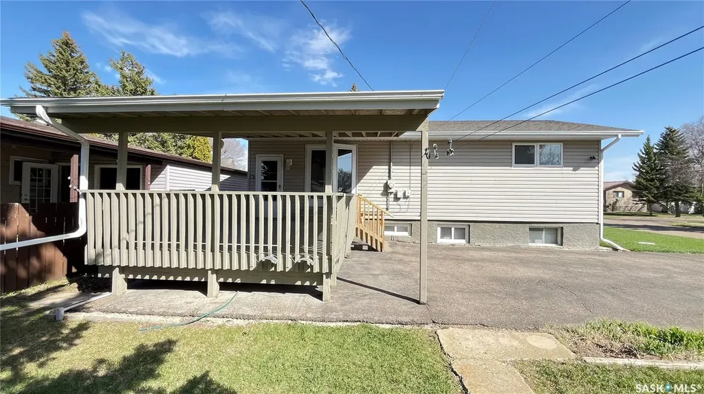 117 Herbert Street Maple Creek SK S0N 1N0
