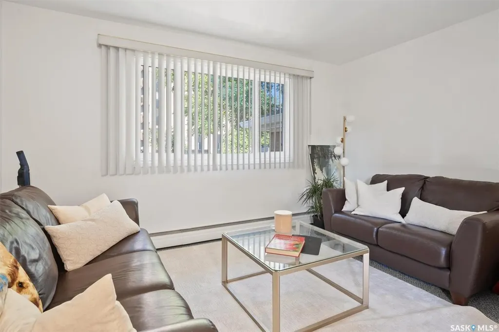 424 3rd Avenue N Saskatoon SK S7K 2J3