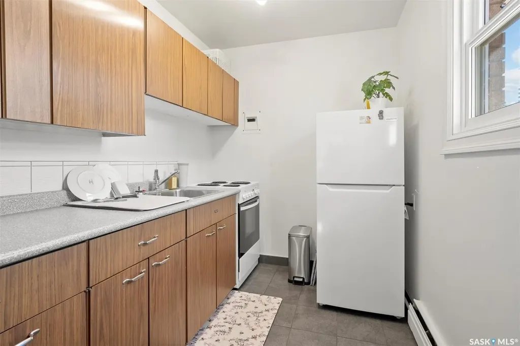 424 3rd Avenue N Saskatoon SK S7K 2J3