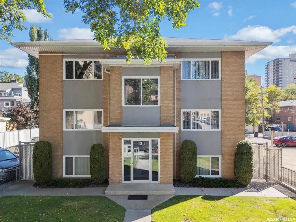424 3rd Avenue N Saskatoon SK S7K 2J3