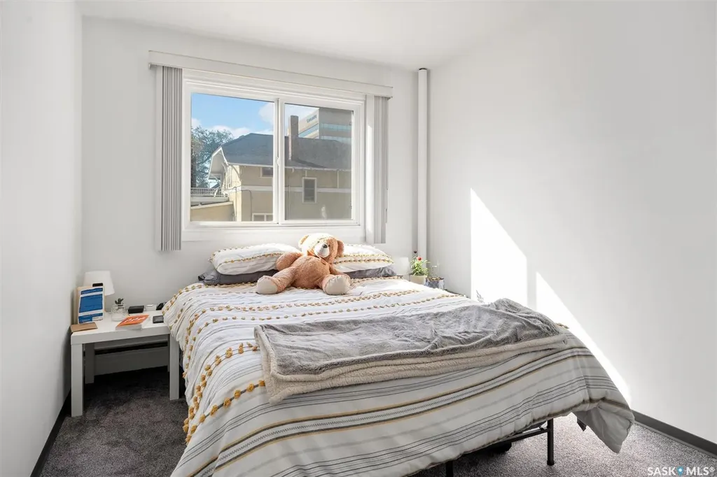 424 3rd Avenue N Saskatoon SK S7K 2J3