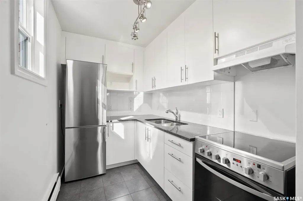 424 3rd Avenue N Saskatoon SK S7K 2J3