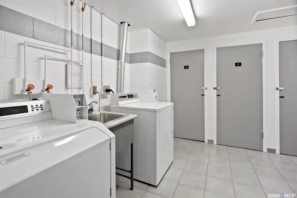 424 3rd Avenue N Saskatoon SK S7K 2J3