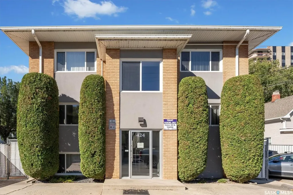 424 3rd Avenue N Saskatoon SK S7K 2J3