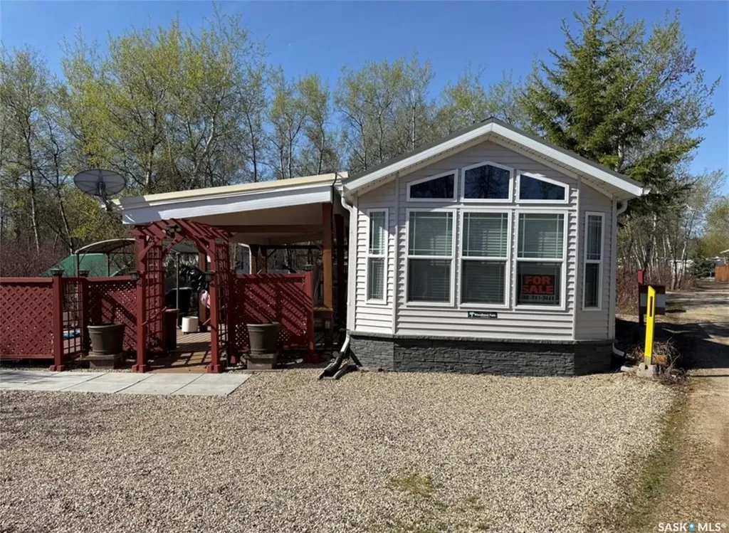 14 Regional Park Road Wakaw Lake SK S0K 4P0
