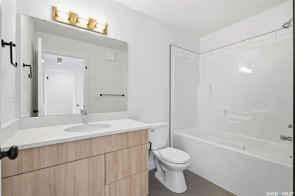 1424 Besnard Drive Martensville SK S0K 2T1