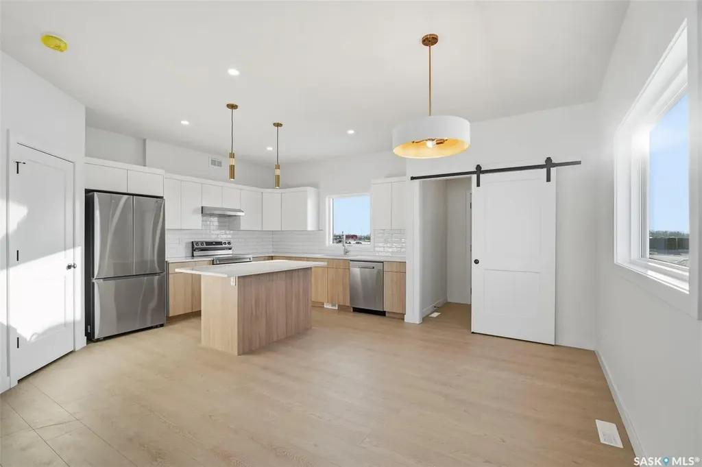 1424 Besnard Drive Martensville SK S0K 2T1