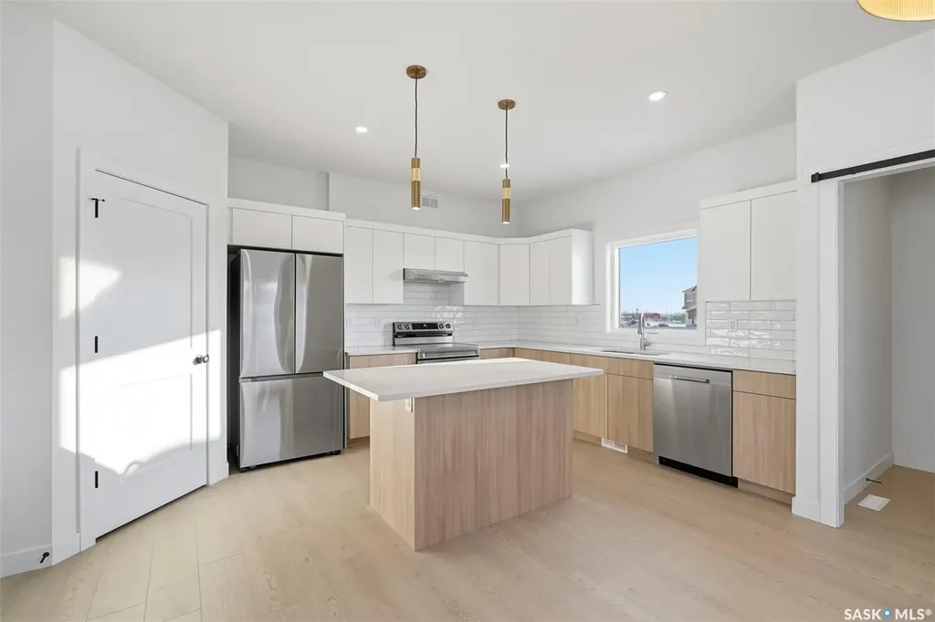 1424 Besnard Drive Martensville SK S0K 2T1