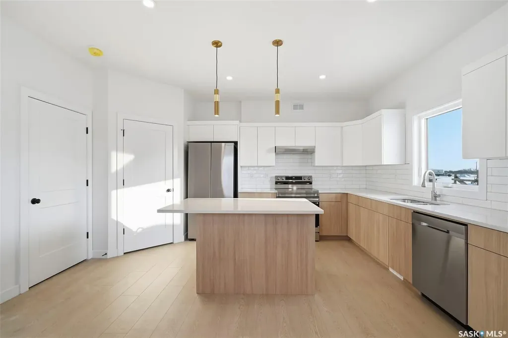 1424 Besnard Drive Martensville SK S0K 2T1