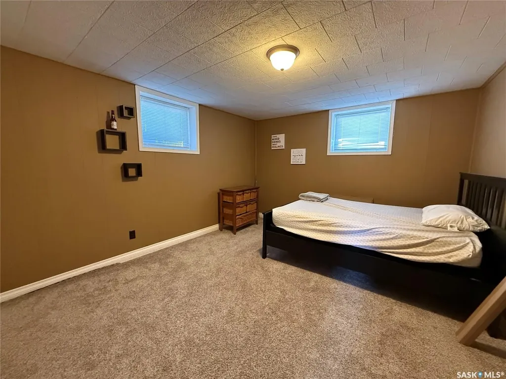 112 1st Avenue W Kindersley SK S0L 1S0