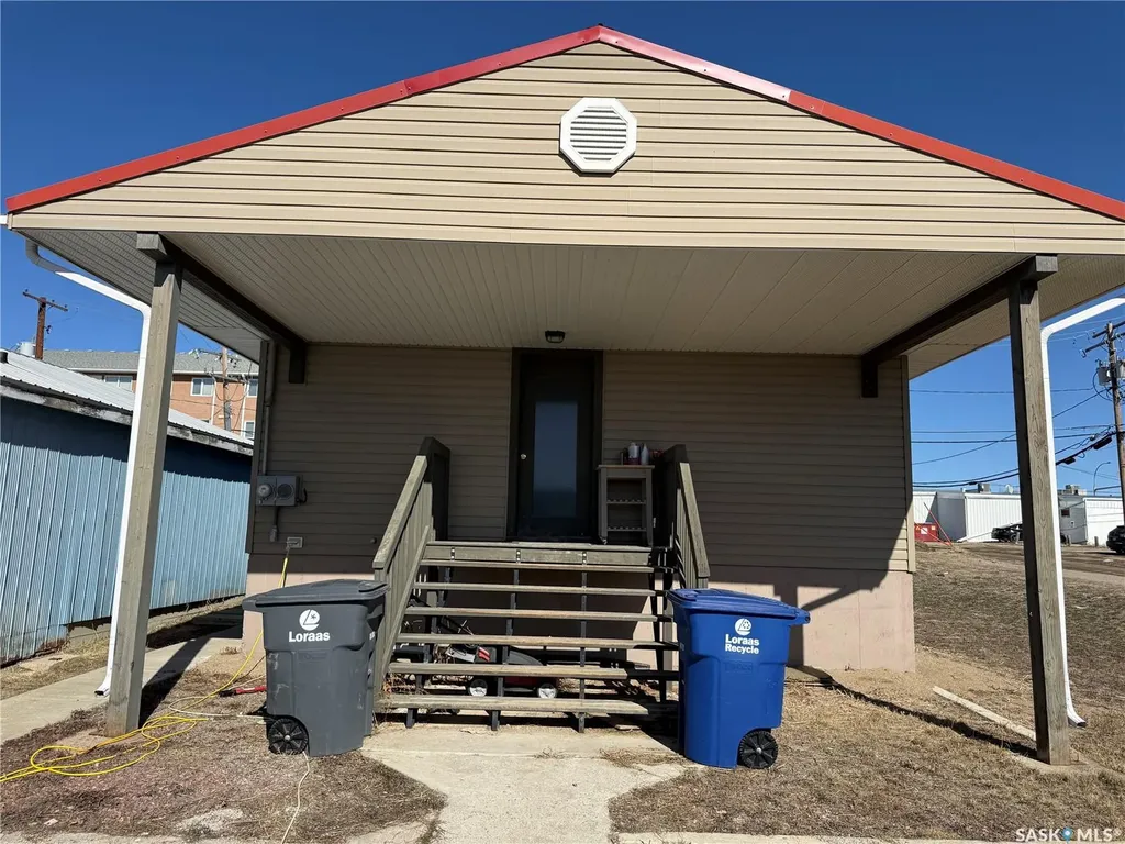 112 1st Avenue W Kindersley SK S0L 1S0