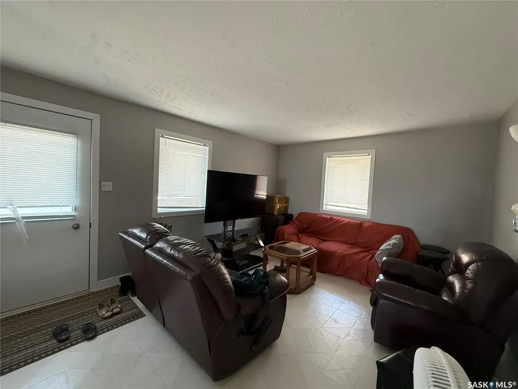 112 1st Avenue W Kindersley SK S0L 1S0