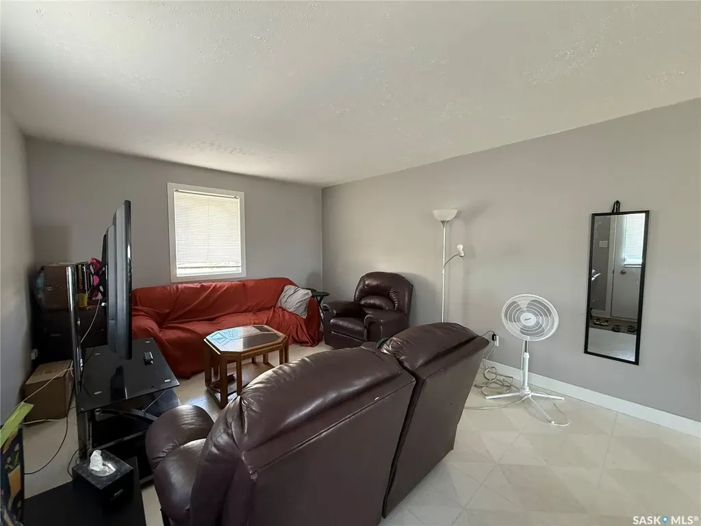112 1st Avenue W Kindersley SK S0L 1S0