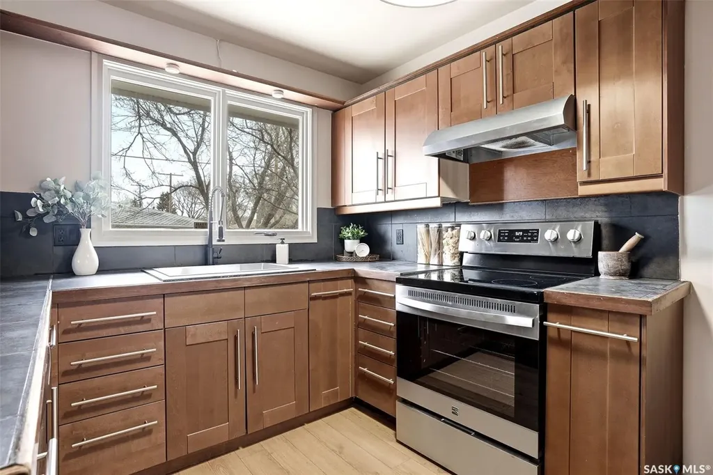 3814 25th Avenue Regina SK S4S 1L9