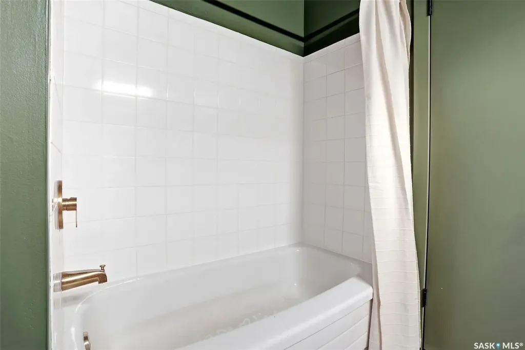 3814 25th Avenue Regina SK S4S 1L9