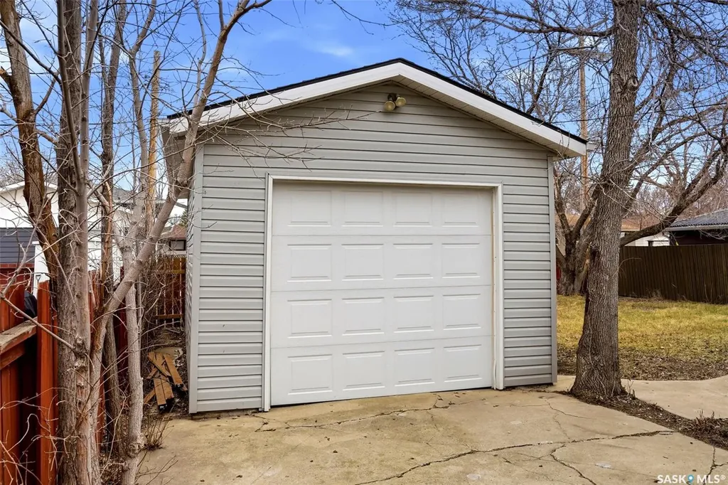 3814 25th Avenue Regina SK S4S 1L9