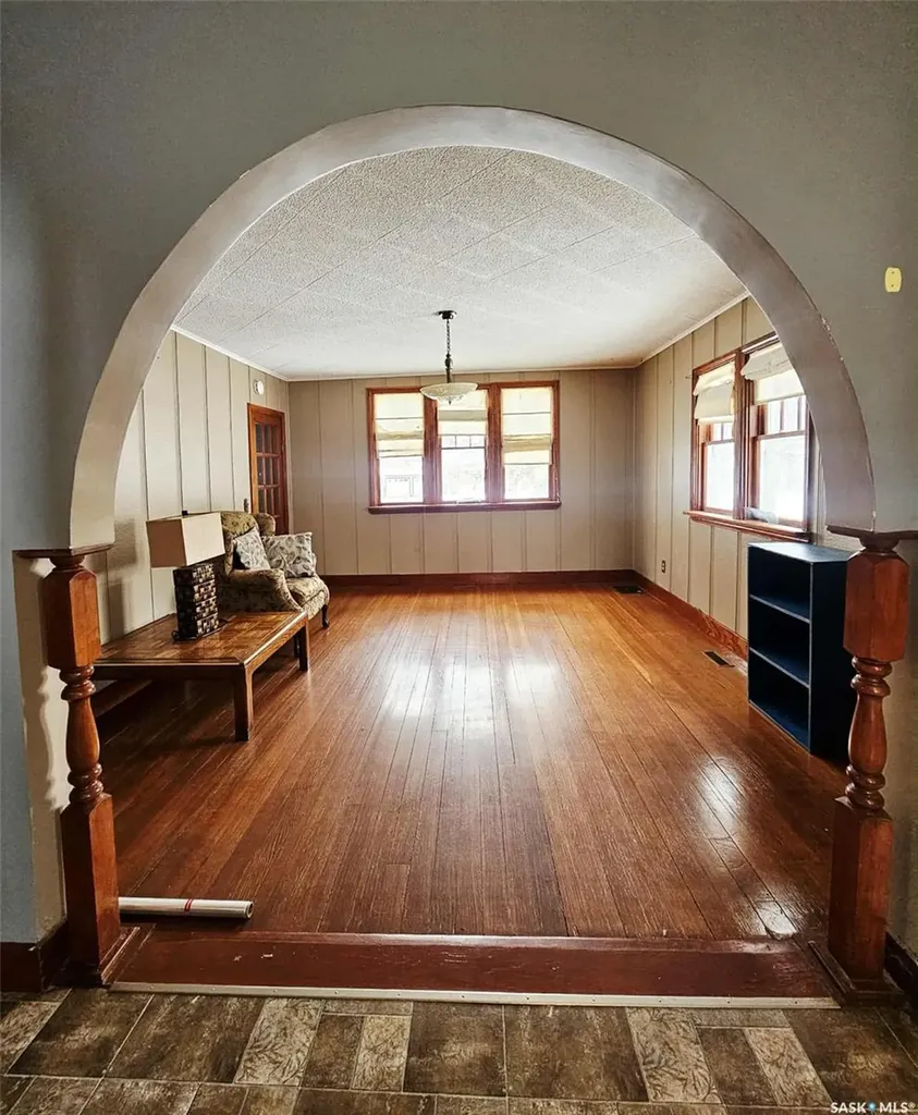 303 Ohlen Street Stockholm SK S0A 3Y0